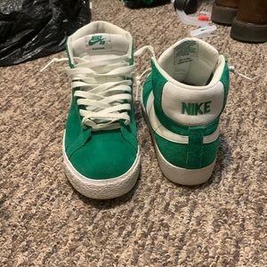 Nike SB BLAZER MIDS